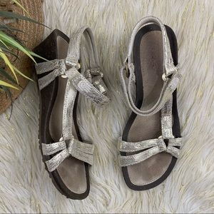 Teva Women's Ventura Cork 2 Wedge Metallic Gold Leather Sandal Womens Size 8.5